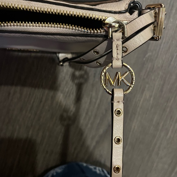 pale pink leather MICHEAL KORS handbag 💫💫 - Picture 6 of 6